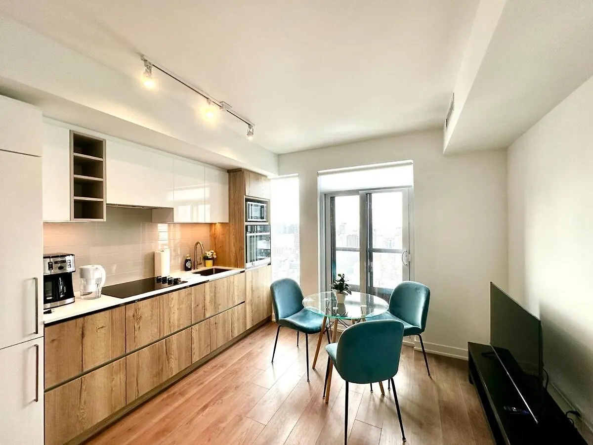 Super Skyline View Condo In The Heart Of Τορόντο Διαμέρισμα